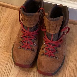Danner Mountain 600 suede hiking boots